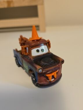 Disney Pixar Cars Mater